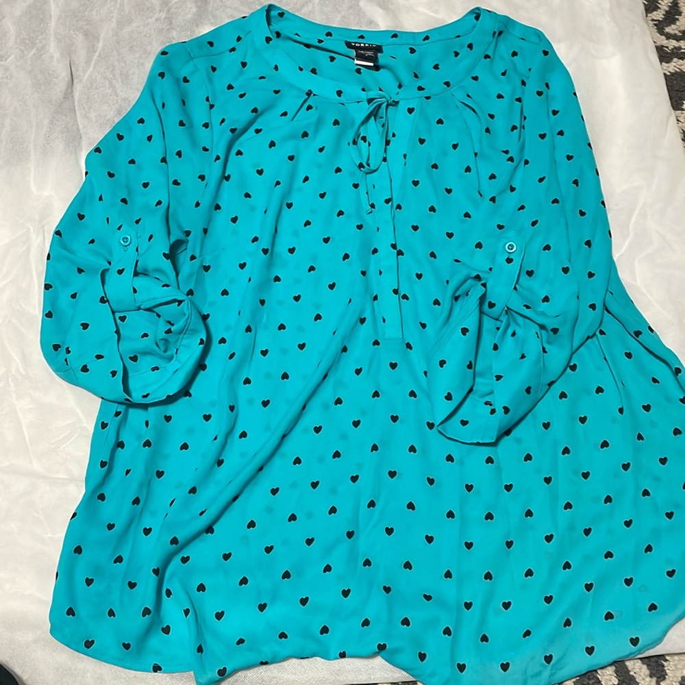 torrid Turquoise Heart Print Blouse